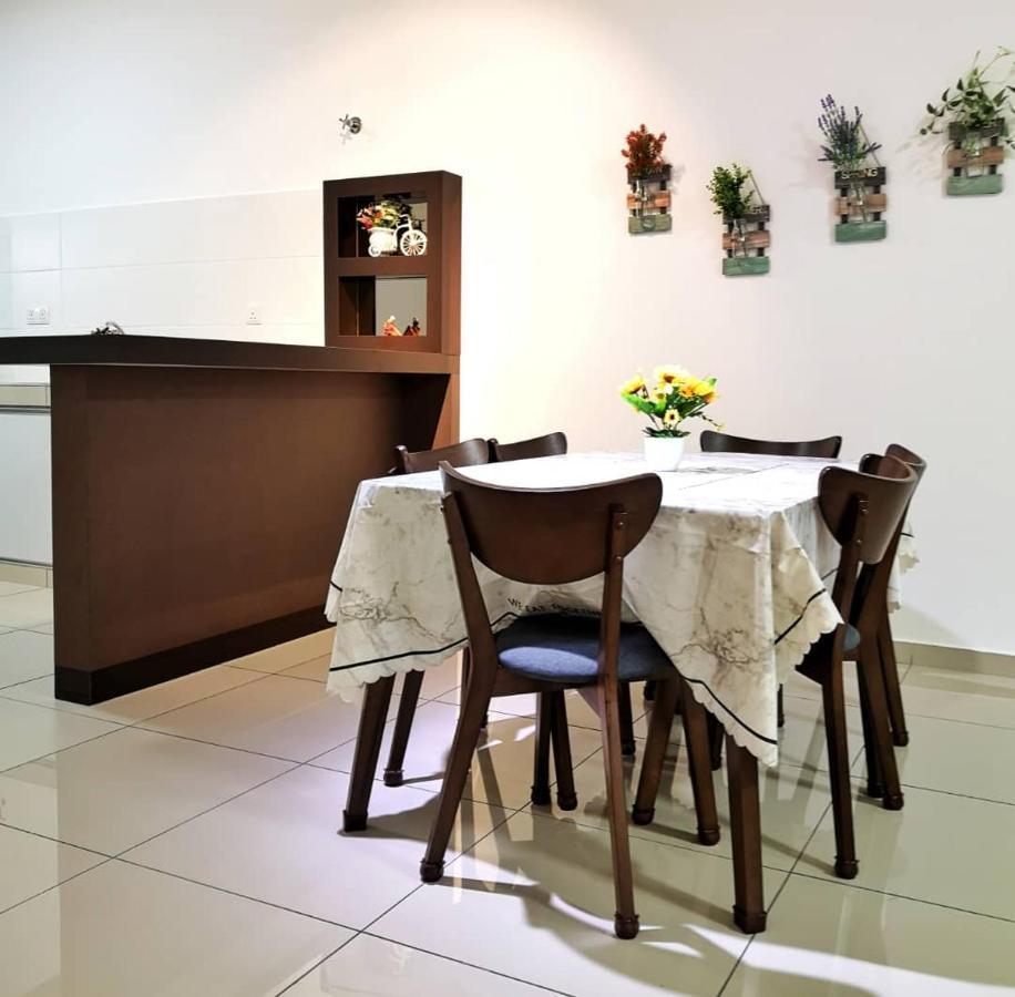 Holiday Homestay Seremban Buitenkant foto