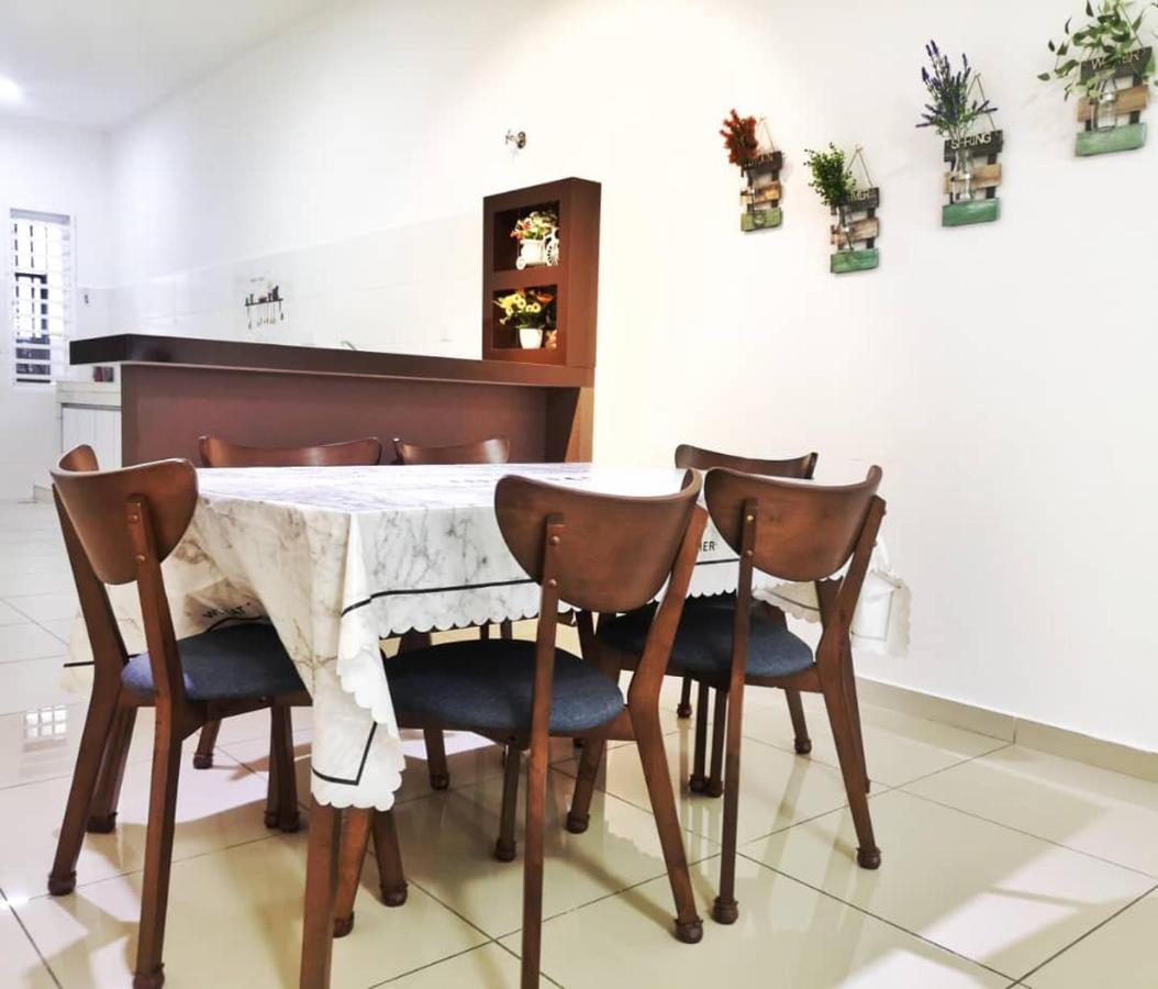 Holiday Homestay Seremban Buitenkant foto